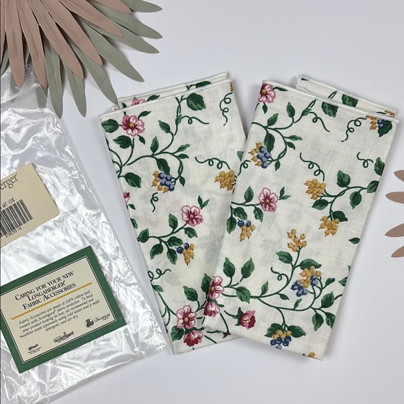 Vintage Longaberger Fabric Napkins with White Vine Design - set of 2 - Picture 1 of 4